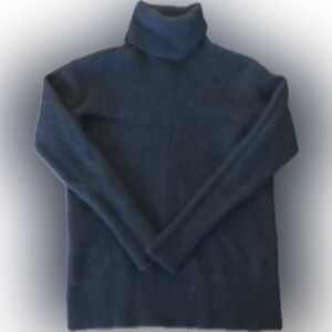 Cashmere Charter club | soft luxury Cashmere black sweater with turtlene…
